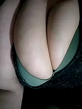 Snapshot of beauty-curvy chatting on April 30, 1:07 pm beauty-curvy online show from April 30, 1:07 pm