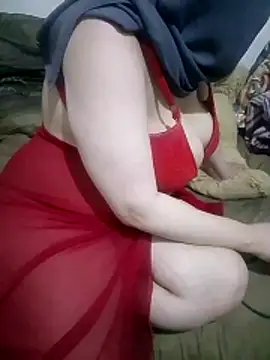 Snapshot of beauty-curvy chatting on May 9, 12:58 am beauty-curvy online show from May 9, 12:58 am