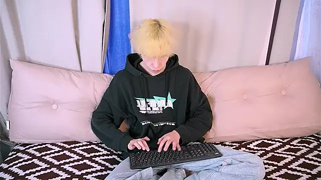 Evans Mark online show from April 28, 1:26 pm