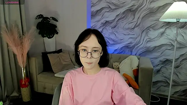 Lilac-Muse online show from June 29, 11:10 am