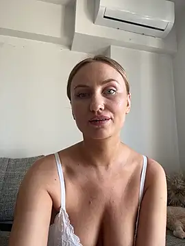 babypearl99 online show from April 27, 12:25 pm