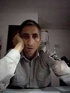Alejandro83bsf online show from May 16, 4:11 am