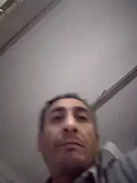 Alejandro83bsf online show from May 17, 5:07 am