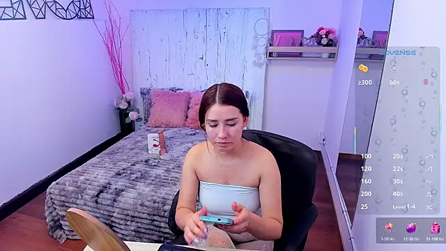 Lana Fiore online show from July 17, 2:36 pm
