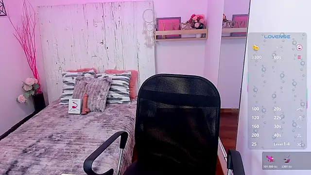 Lana Fiore online show from July 23, 6:59 pm
