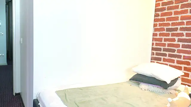 HannahIsabellee online show from May 14, 7:00 pm