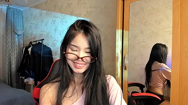 Akiba cute online show from May 12, 3:51 pm