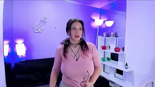 MaraMartinez  online show from May 28, 7:31 pm