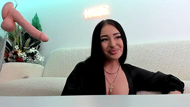 EmeraldKatt online show from April 27, 7:34 pm