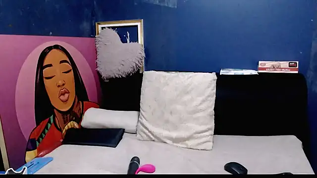 LolaSavageXO online show from June 26, 7:25 am