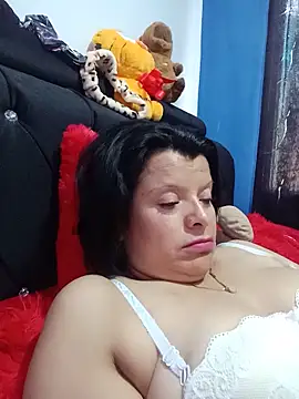 Samantha Kieran online show from May 17, 7:25 pm