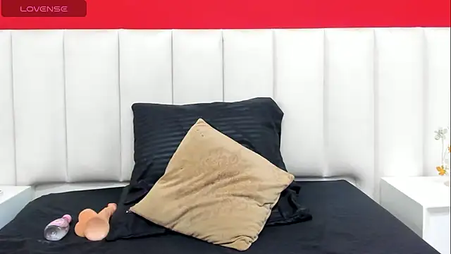 May Lovers online show from May 11, 12:50 pm