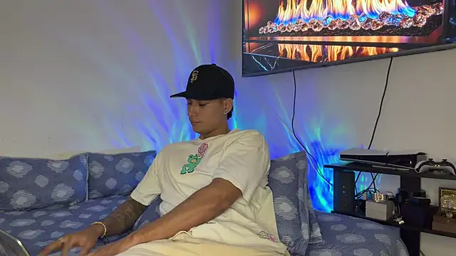 SexxxySquirterStev777 online show from June 4, 2:33 pm