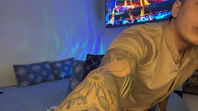 Snapshot of SexxxySquirterStev777 chatting on July 27, 1:29 pm SexxxySquirterStev777 online show from July 27, 1:29 pm