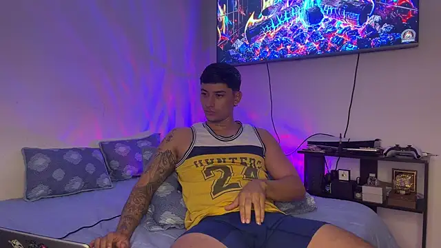 Snapshot of SexxxySquirterStev777 chatting on July 15, 9:38 am SexxxySquirterStev777 online show from July 15, 9:38 am