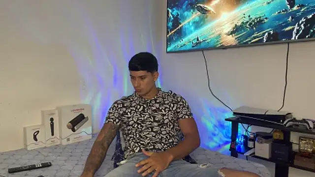 SexxxySquirterStev777 online show from May 8, 1:59 pm