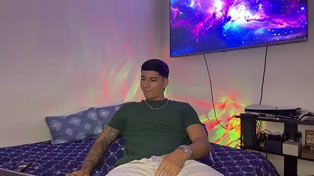 Snapshot of SexxxySquirterStev777 chatting on June 26, 1:39 pm SexxxySquirterStev777 online show from June 26, 1:39 pm