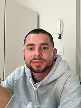 vitor souz online show from May 12, 2:12 pm