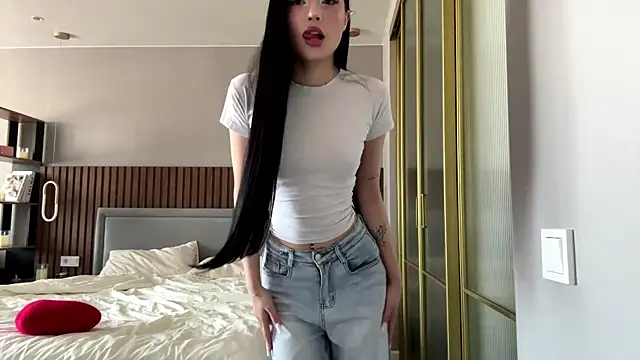 MerlynPoor online show from May 5, 6:16 am
