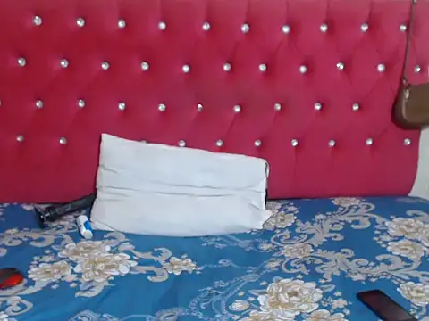 QueensBettyX96 online show from June 24, 2:15 pm