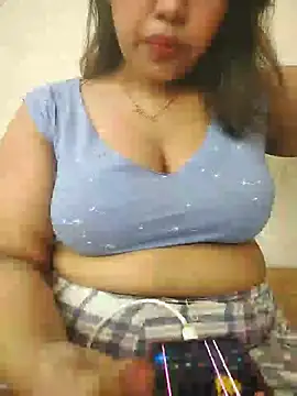 Snapshot of HD_Queen_69 chatting on July 17, 1:14 am HD Queen 69 online show from July 17, 1:14 am