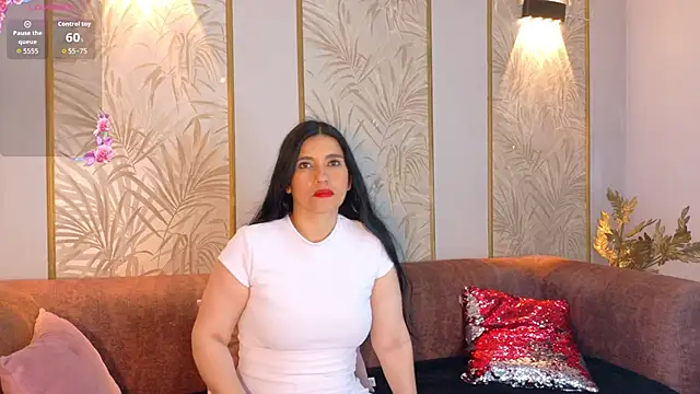 Snapshot of Dalila_5 chatting on June 20, 7:19 pm Dalila 5 online show from June 20, 7:19 pm
