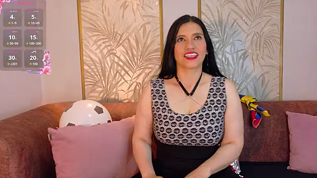 Snapshot of Dalila_5 chatting on June 22, 7:22 pm Dalila 5 online show from June 22, 7:22 pm