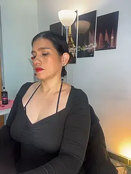 Snapshot of Dalila_5 chatting on July 9, 7:24 pm Dalila 5 online show from July 9, 7:24 pm