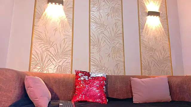 Snapshot of Dalila_5 chatting on May 29, 7:20 pm Dalila 5 online show from May 29, 7:20 pm