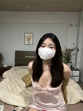 Ni Tran online show from May 17, 6:08 pm