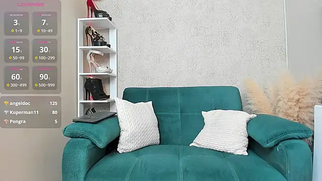 paolarey online show from February 12, 2:43 pm