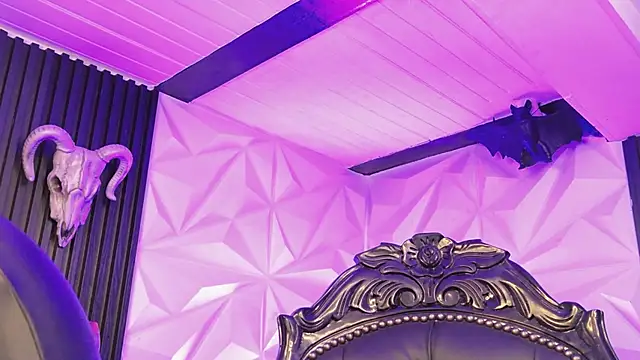 LilithMauve online show from May 6, 1:26 pm