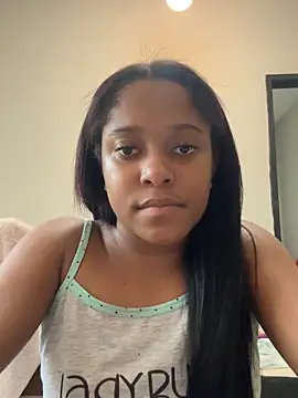 camillevi31 online show from April 27, 5:55 pm