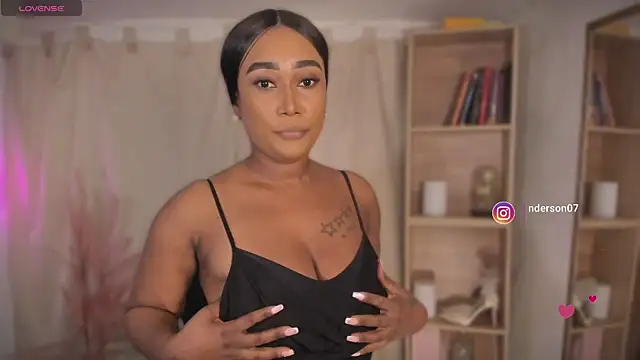 Snapshot of alessia_anderson chatting on February 27, 12:55 am alessia anderson online show from February 27, 12:55 am