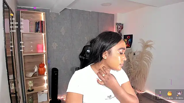 Snapshot of alessia_anderson chatting on October 28, 9:36 pm alessia anderson online show from October 28, 9:36 pm