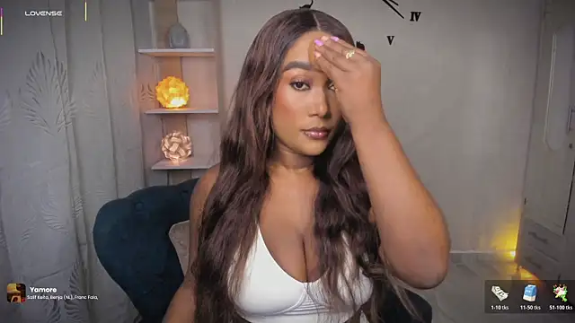 Snapshot of alessia_anderson chatting on June 4, 8:35 pm alessia anderson online show from June 4, 8:35 pm