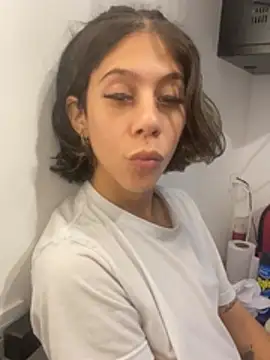 ZoeyPetit online show from July 4, 1:48 pm