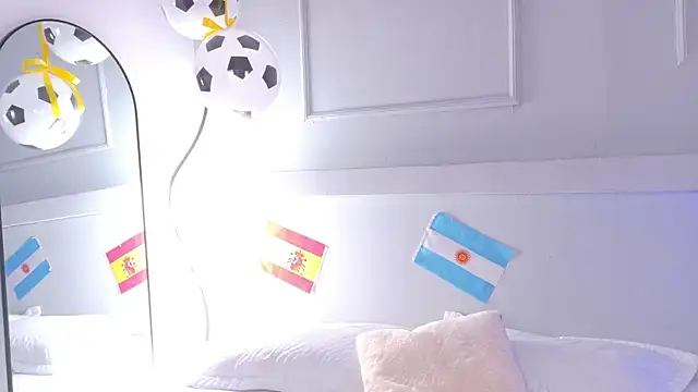 ZoeyPetit online show from July 3, 11:28 am