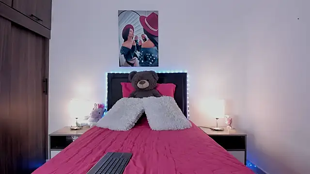 Snapshot of alana_greey_ chatting on July 23, 1:52 pm alana greey online show from July 23, 1:52 pm