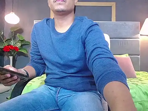 Snapshot of noah_oliver1 chatting on June 7, 1:22 am noah oliver1 online show from June 7, 1:22 am