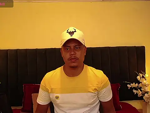 Snapshot of noah_oliver1 chatting on May 4, 7:17 pm noah oliver1 online show from May 4, 7:17 pm