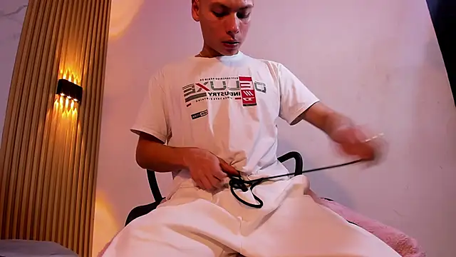 IM ANGELPRESTON online show from May 6, 11:36 am