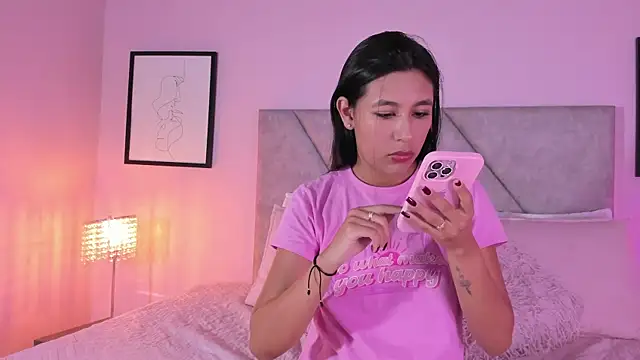 Emiilyh  online show from June 25, 7:52 pm