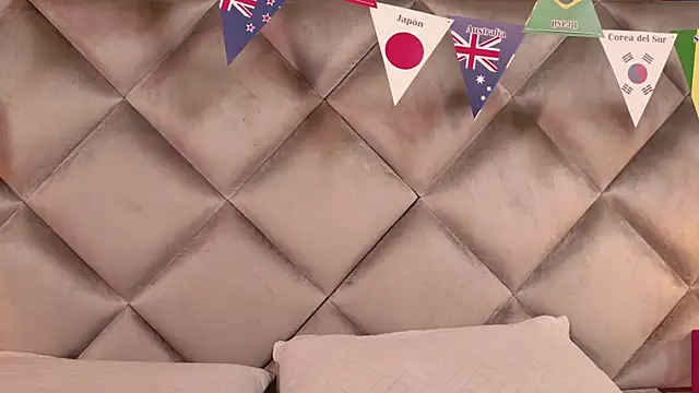 Paulina25  online show from June 21, 3:23 am