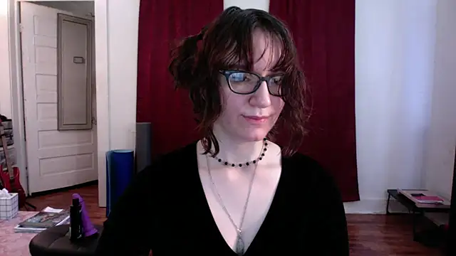 AnnywnBelle online show from May 16, 8:19 pm