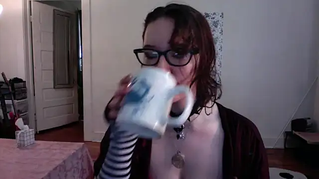 AnnywnBelle online show from April 30, 10:03 pm