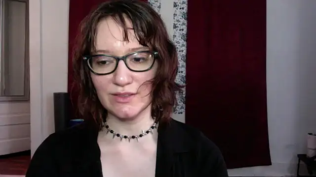 AnnywnBelle online show from May 22, 8:18 pm