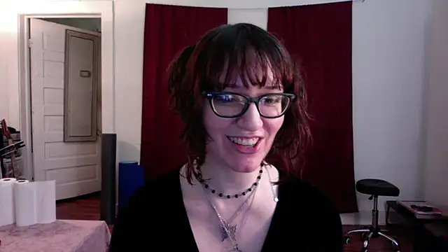 AnnywnBelle online show from May 8, 10:13 pm
