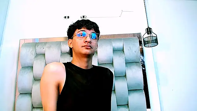 SahirCharm online show from June 14, 2:07 pm