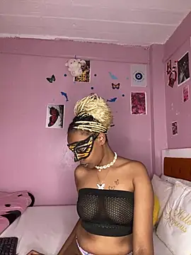 Snapshot of sexy_talian chatting on June 1, 8:08 pm sexy talian online show from June 1, 8:08 pm